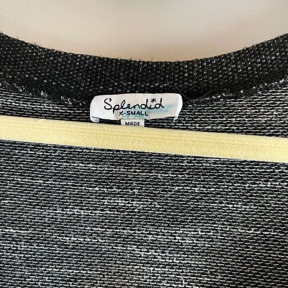 Splendid Long Sleeve Tunic | SZ XS - Picture 9 of 9